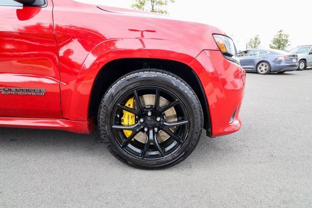 Photo of 2018 Redline 2 Coat Pearl Jeep Grand Cherokee