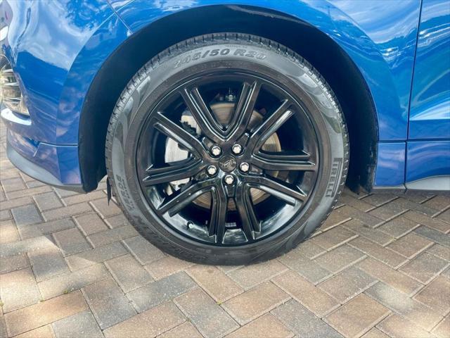 Photo of 2022 Blue Ford Edge