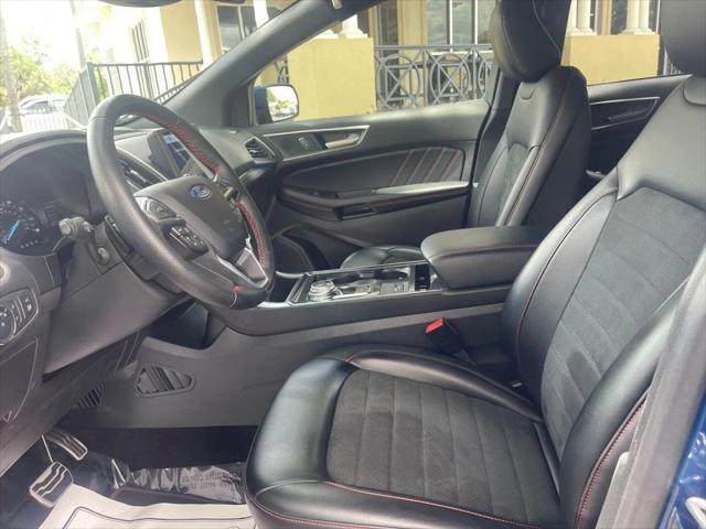 Photo of 2022 Blue Ford Edge