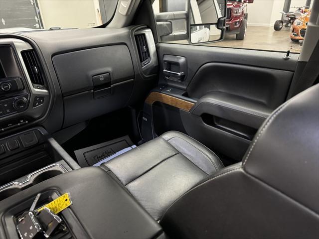 Photo of 2017 Summit White Chevrolet Silverado 3500