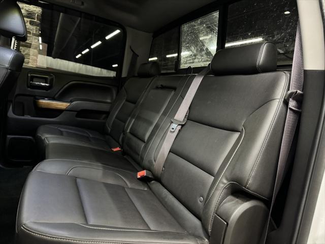 Photo of 2017 Summit White Chevrolet Silverado 3500
