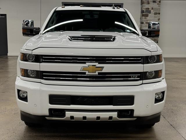 Photo of 2017 Summit White Chevrolet Silverado 3500