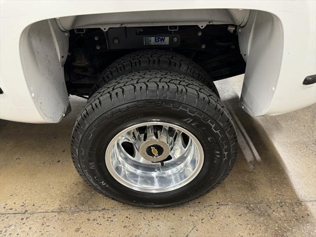 Photo of 2017 Summit White Chevrolet Silverado 3500
