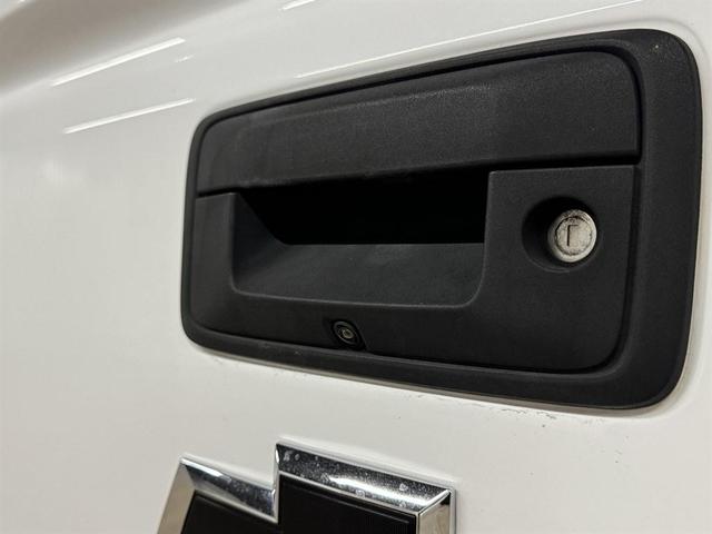 Photo of 2017 Summit White Chevrolet Silverado 2500