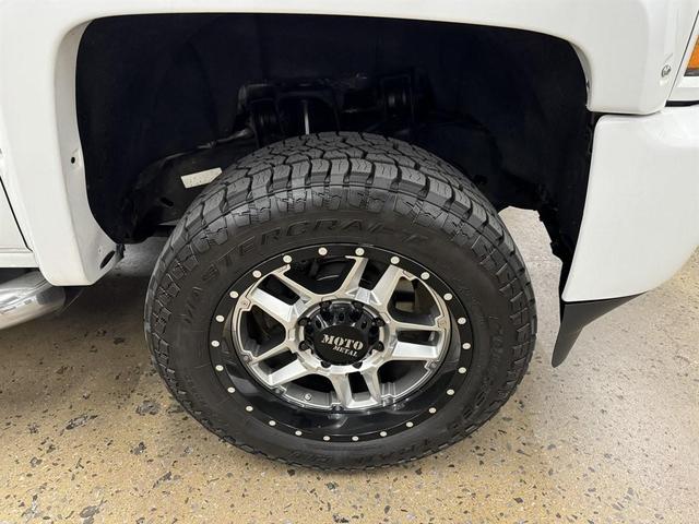 Photo of 2017 Summit White Chevrolet Silverado 2500