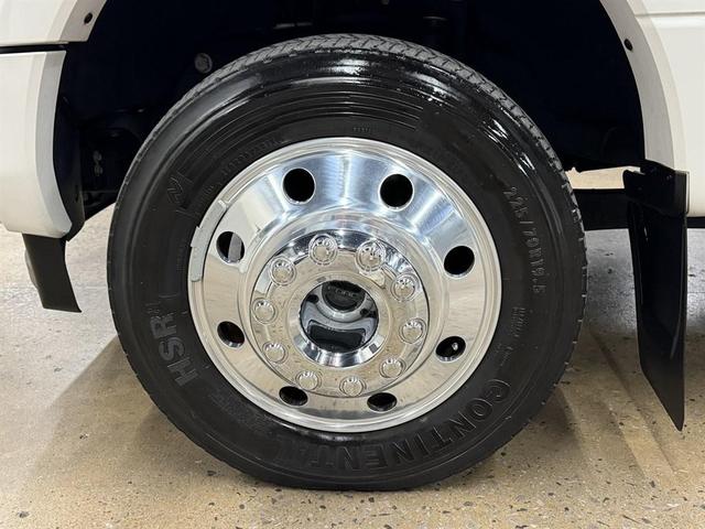 Photo of 2018 White Platinum Metallic Tri-Coat Ford F-450
