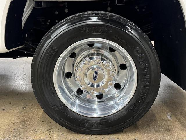 Photo of 2018 White Platinum Metallic Tri-Coat Ford F-450