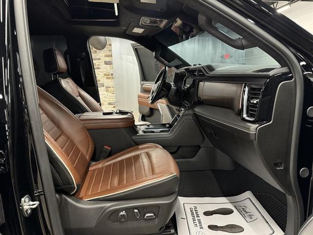 Photo of 2024 Onyx Black GMC Sierra 3500