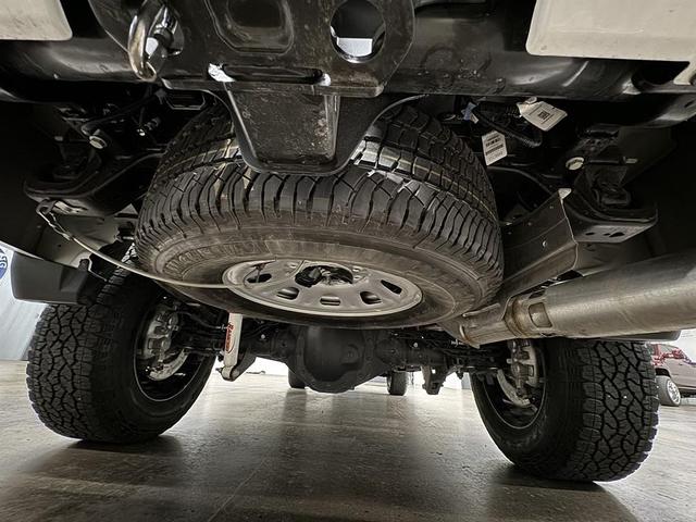 Photo of 2024 Summit White GMC Sierra 2500