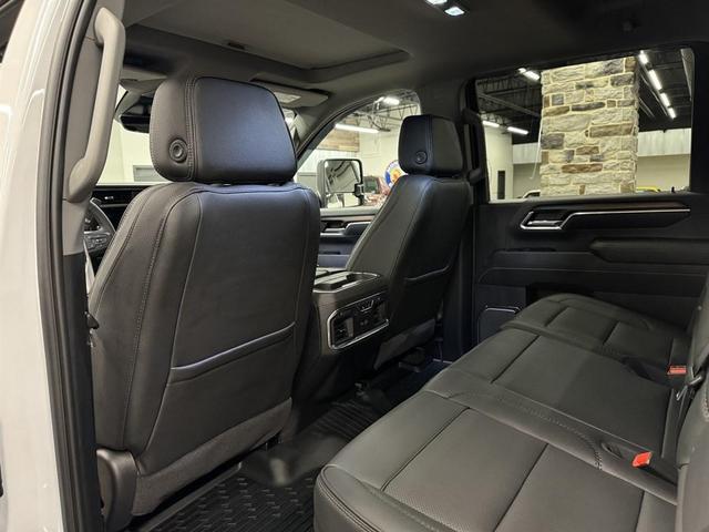 Photo of 2024 Summit White GMC Sierra 2500