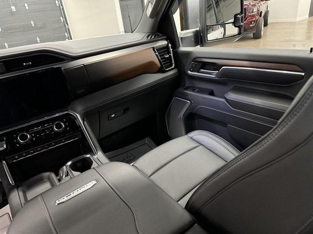 Photo of 2024 Summit White GMC Sierra 2500
