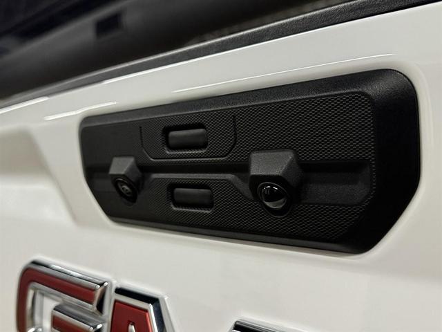 Photo of 2024 Summit White GMC Sierra 2500