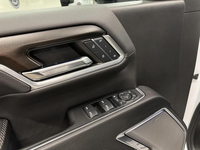Photo of 2024 Summit White GMC Sierra 2500