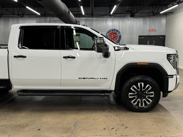 Photo of 2024 Summit White GMC Sierra 2500