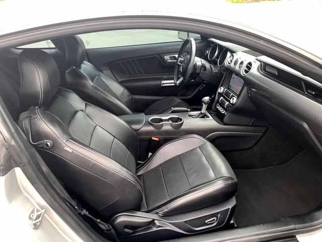 Photo of 2019 Ingot Silver Metallic Ford Mustang