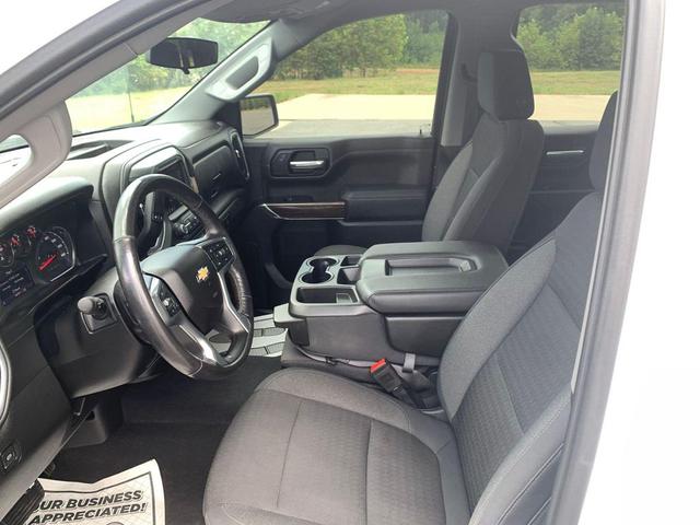 Photo of 2019 White Chevrolet Silverado 1500