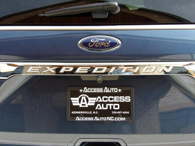 Photo of 2019 Blue Metallic Ford Expedition Max