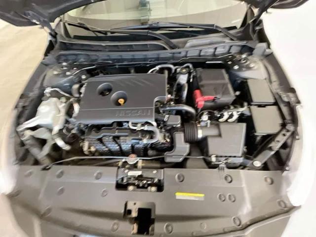 Photo of 2019 Black Nissan Altima