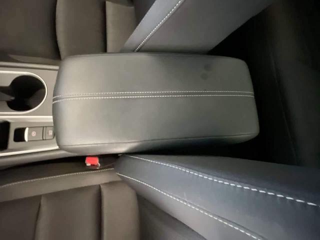 Photo of 2019 Black Nissan Altima