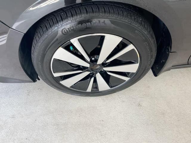 Photo of 2019 Black Nissan Altima