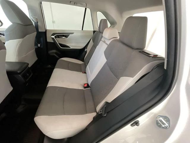 Photo of 2021 Super White Toyota RAV4