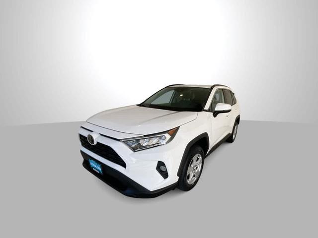 Photo of 2021 Super White Toyota RAV4