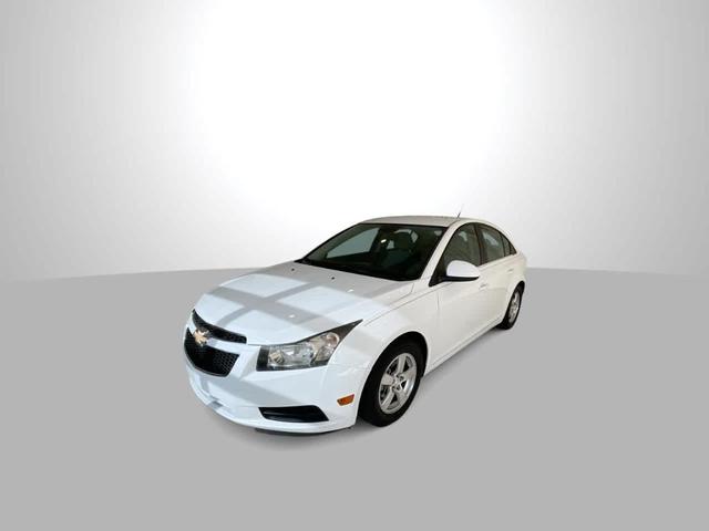 Photo of 2014 Summit White Chevrolet Cruze