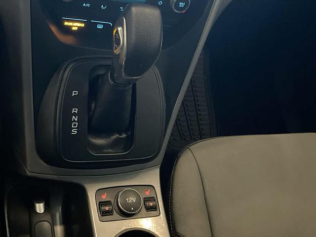 Photo of 2016 Oxford White Ford Escape