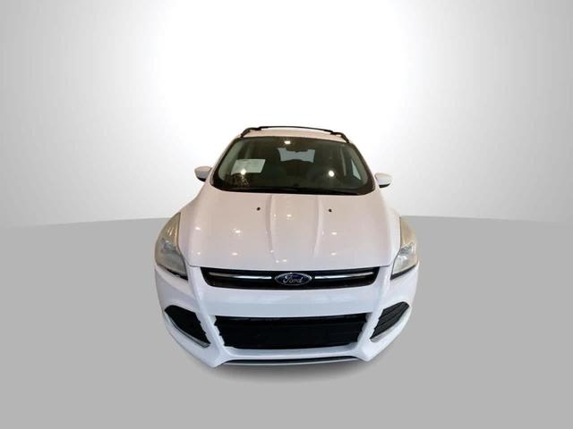 Photo of 2016 Oxford White Ford Escape