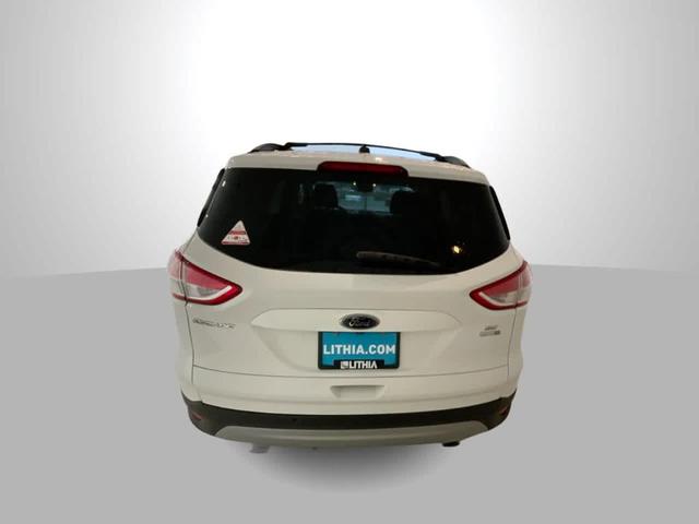 Photo of 2016 Oxford White Ford Escape