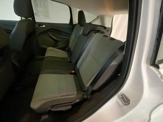 Photo of 2016 Oxford White Ford Escape
