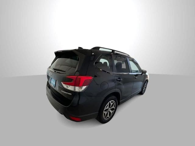 Photo of 2021 Crystal Black Silica Subaru Forester