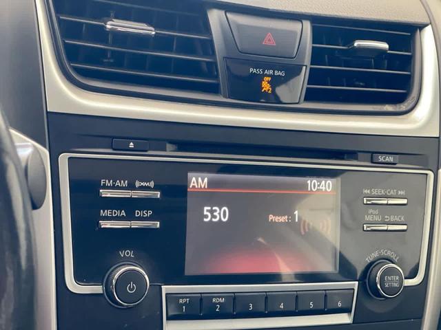 Photo of 2017 Super Black Nissan Altima