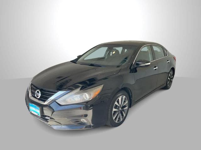 Photo of 2017 Super Black Nissan Altima