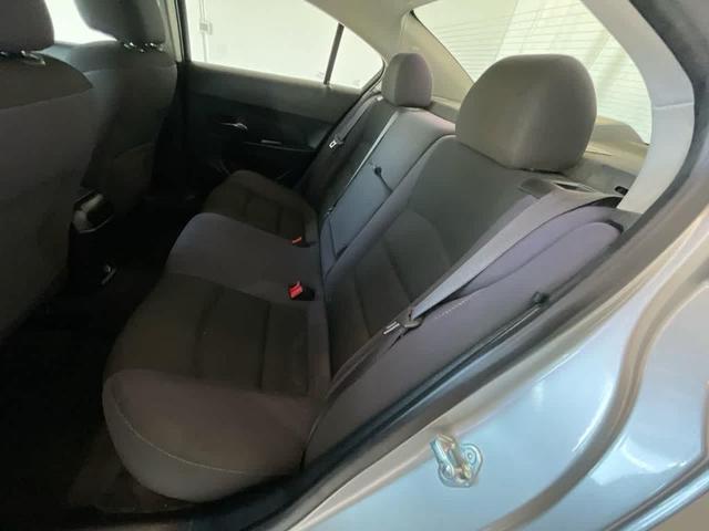 Photo of 2015 Silver Ice Metallic Chevrolet Cruze