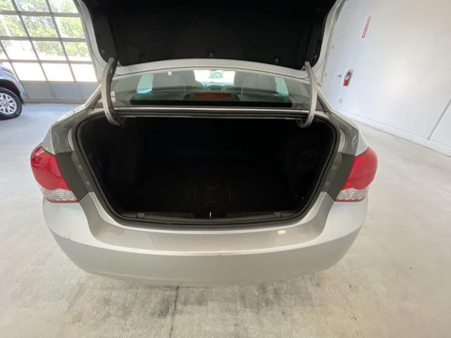 Photo of 2015 Silver Ice Metallic Chevrolet Cruze