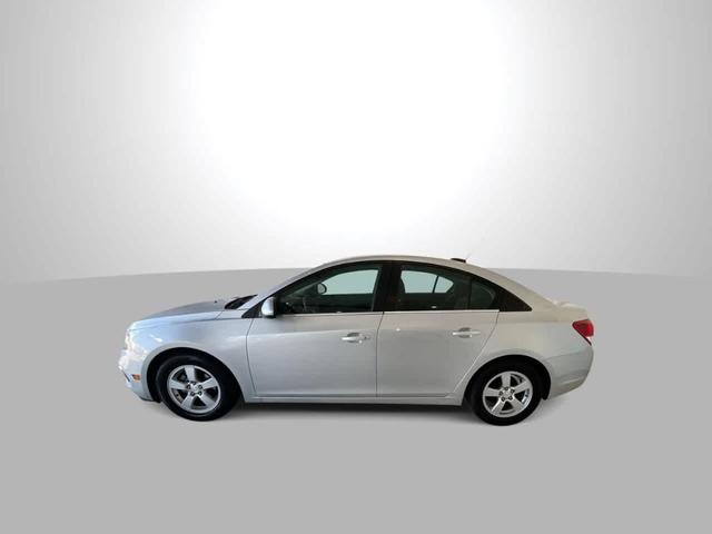 Photo of 2015 Silver Ice Metallic Chevrolet Cruze
