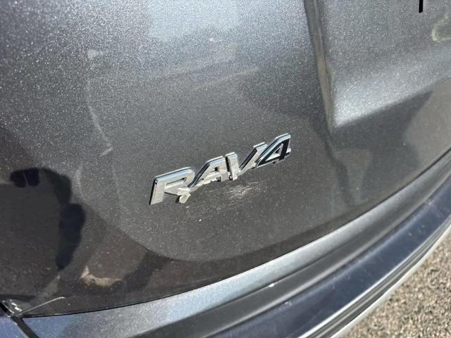 Photo of 2018 Magnetic Gray Metallic Toyota RAV4