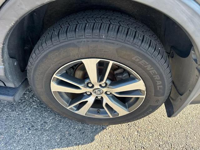 Photo of 2018 Magnetic Gray Metallic Toyota RAV4