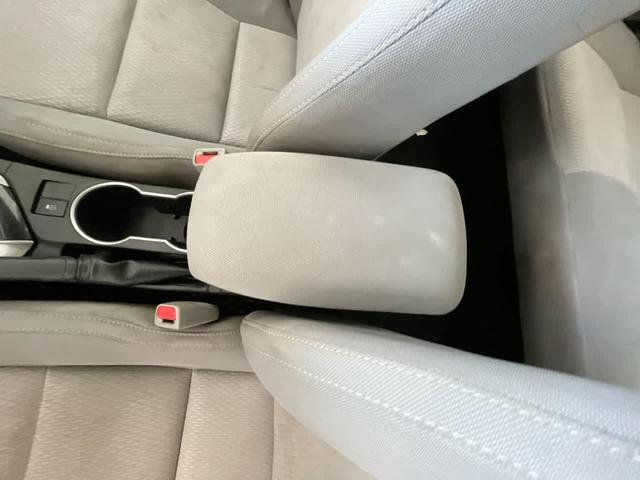 Photo of 2014 Super White Toyota Corolla