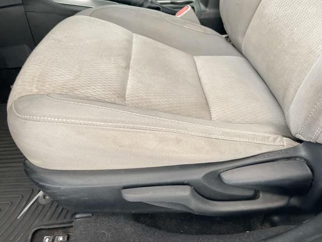 Photo of 2014 Super White Toyota Corolla