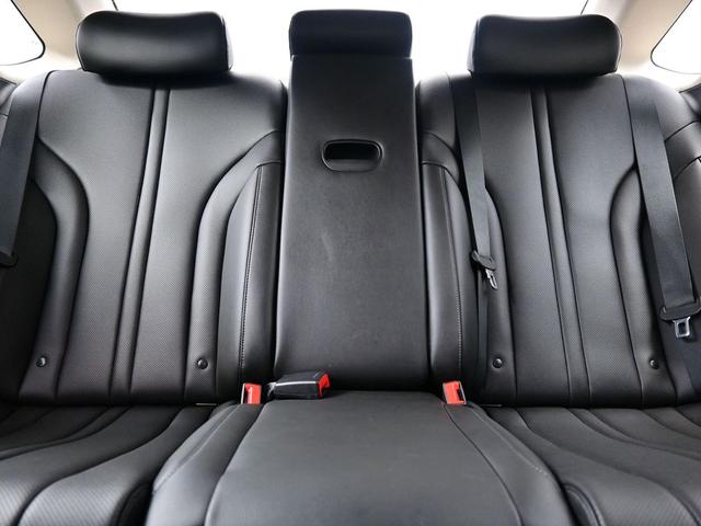 Photo of 2025 Makalu Gray Genesis G80