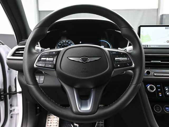 Photo of 2025 Uyuni White Genesis G70