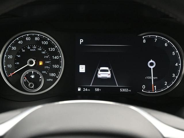 Photo of 2025 Uyuni White Genesis G70
