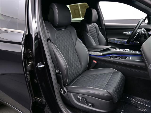Photo of 2025 Vik Black Genesis GV70