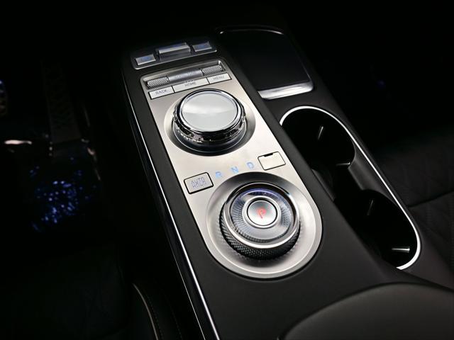 Photo of 2025 Vik Black Genesis GV70
