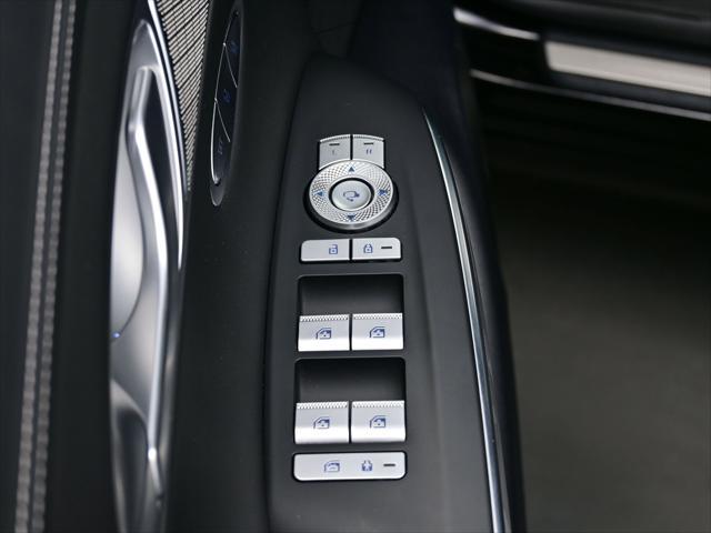 Photo of 2025 Vik Black Genesis GV70