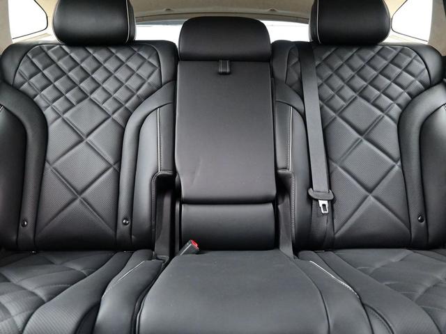 Photo of 2025 Vik Black Genesis GV80