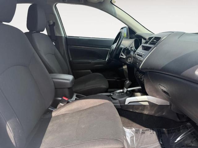 Photo of 2013 White Pearl Mitsubishi Outlander Sport