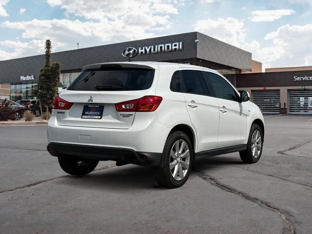 Photo of 2013 White Pearl Mitsubishi Outlander Sport
